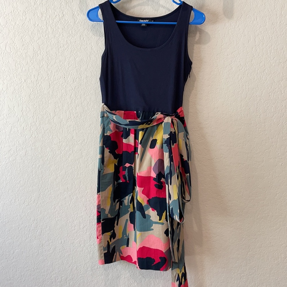 Vintage DKNY sleeveless MIDI dress with pockets! Size 4